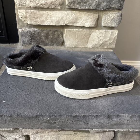 NEW Minnetonka Windy Charcoal Faux Fur Lined Suede Slip On Shoes Women's Size 6M - Picture 2 of 11